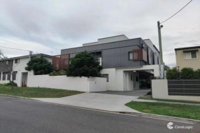 Clausen Street Stays, Brisbane